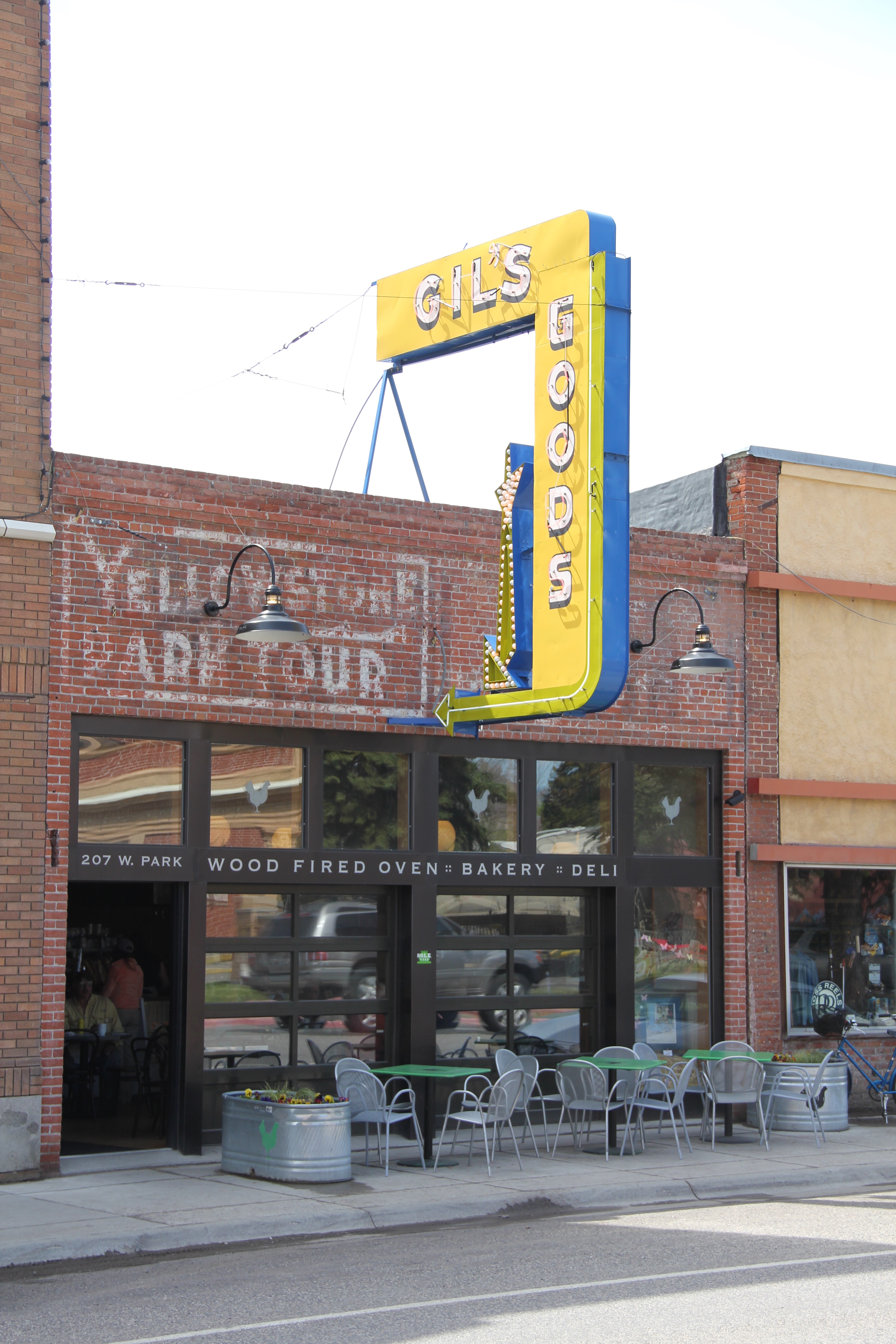 Park Co Livingston Gil's