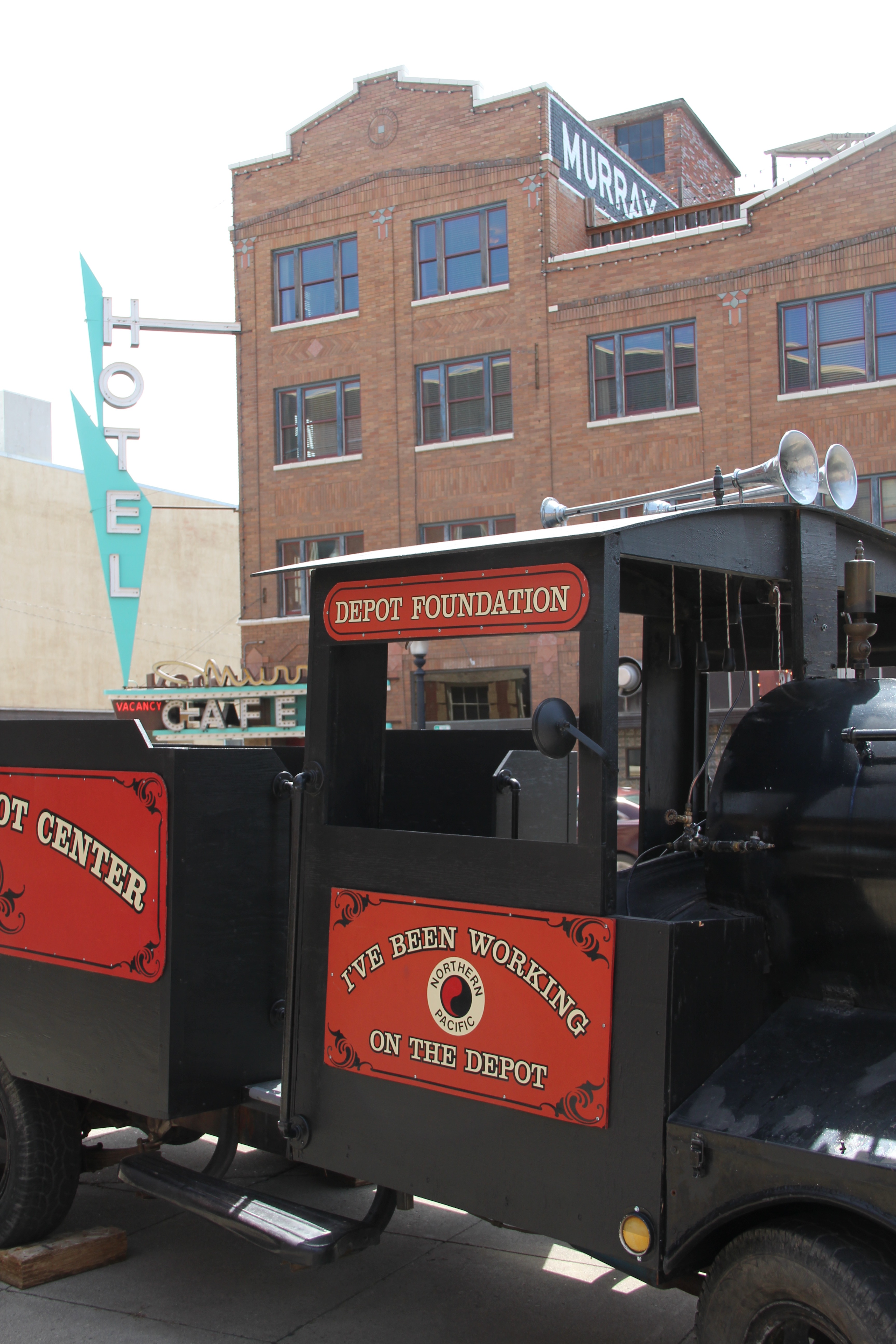 Park Co Livingston RR and Murray Hotel