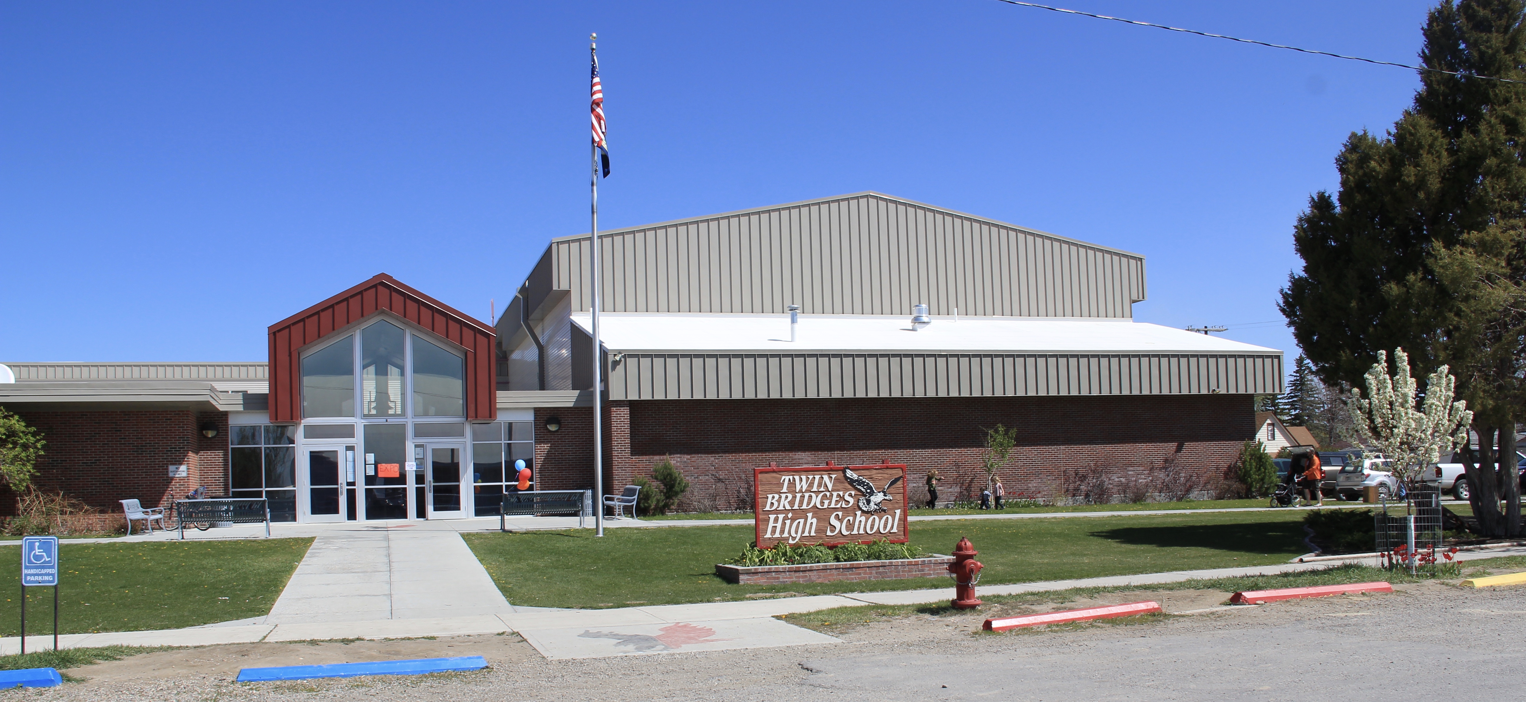 Twin Bridges school