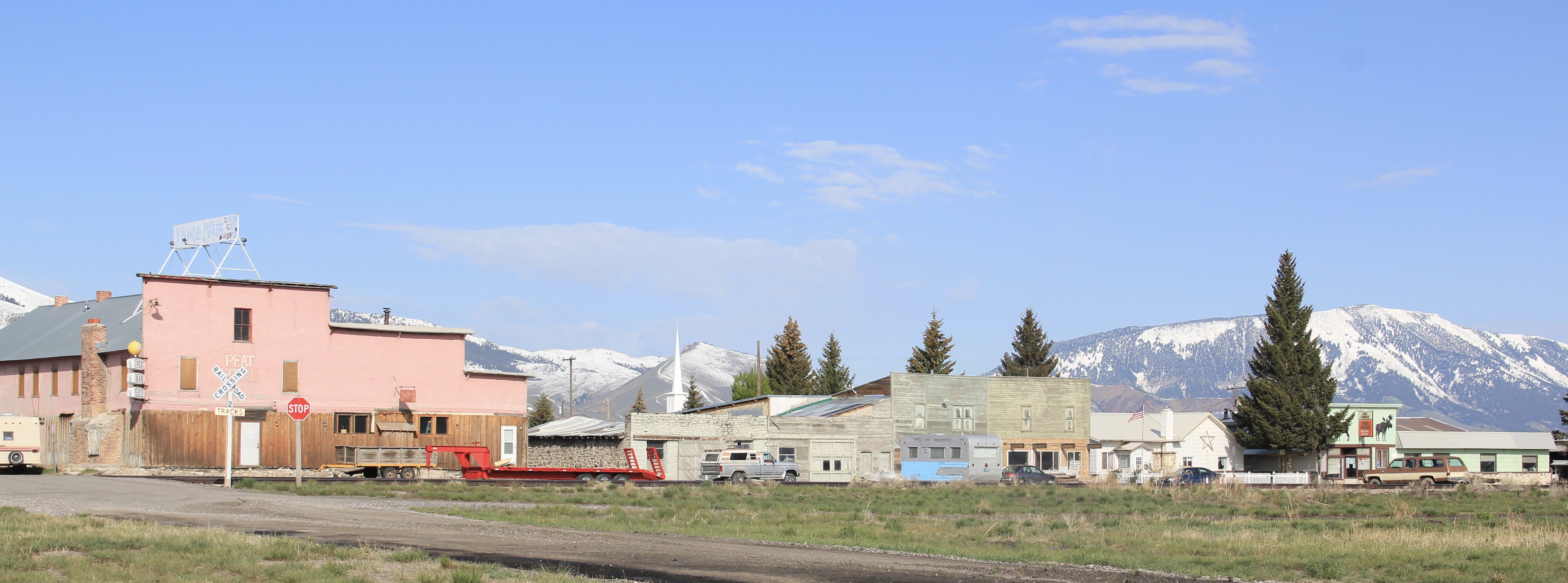 Lima west of tracks 2 Peat Hotel and bar