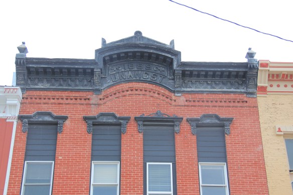 Dillon cornice detail