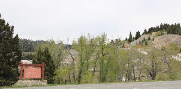 Mullan Rd marker and mining, E of Elliston, US 12