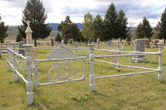 Phillipsburg Cemetery, metal gate
