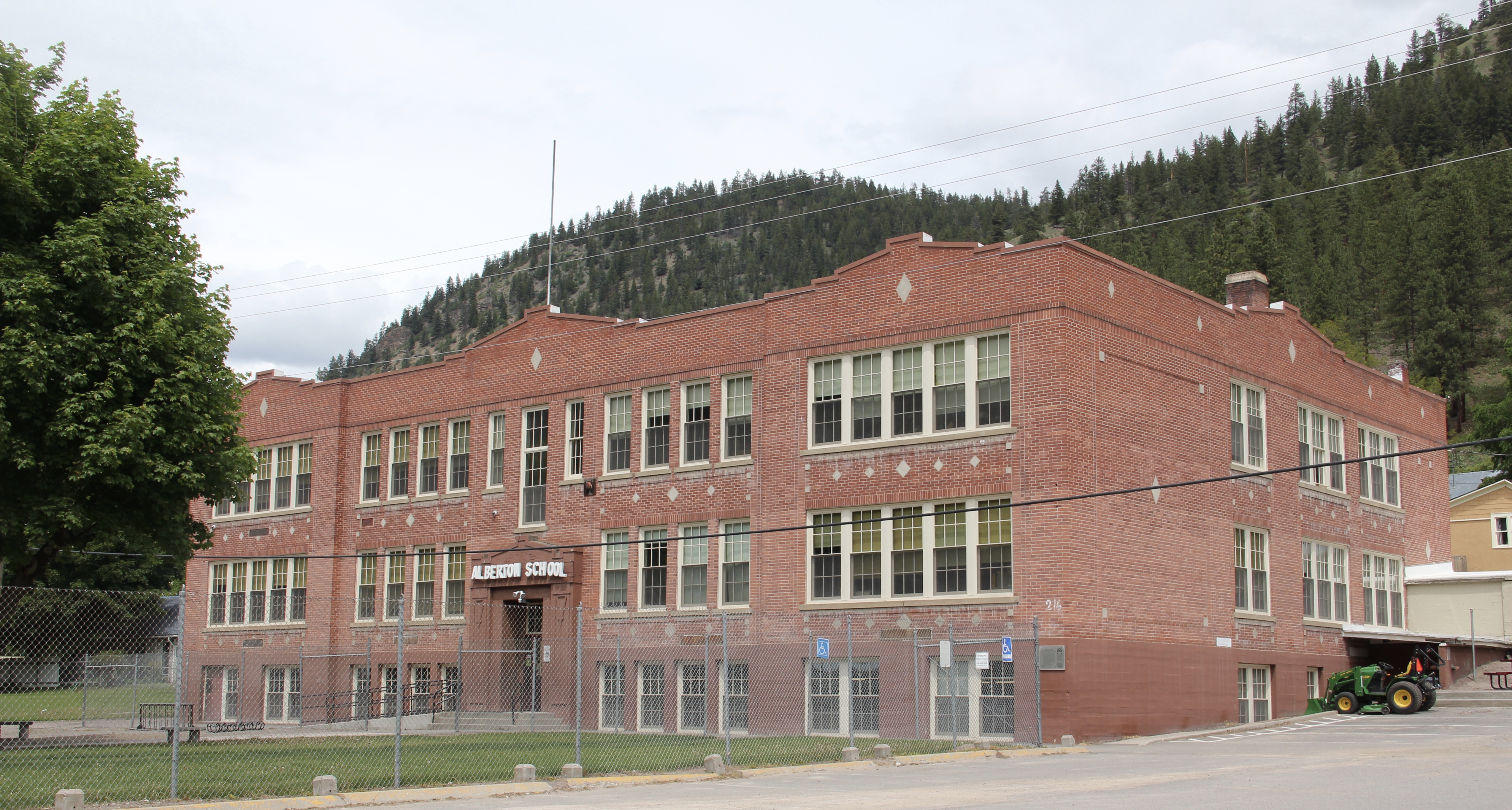 Mineral Co Alberton school