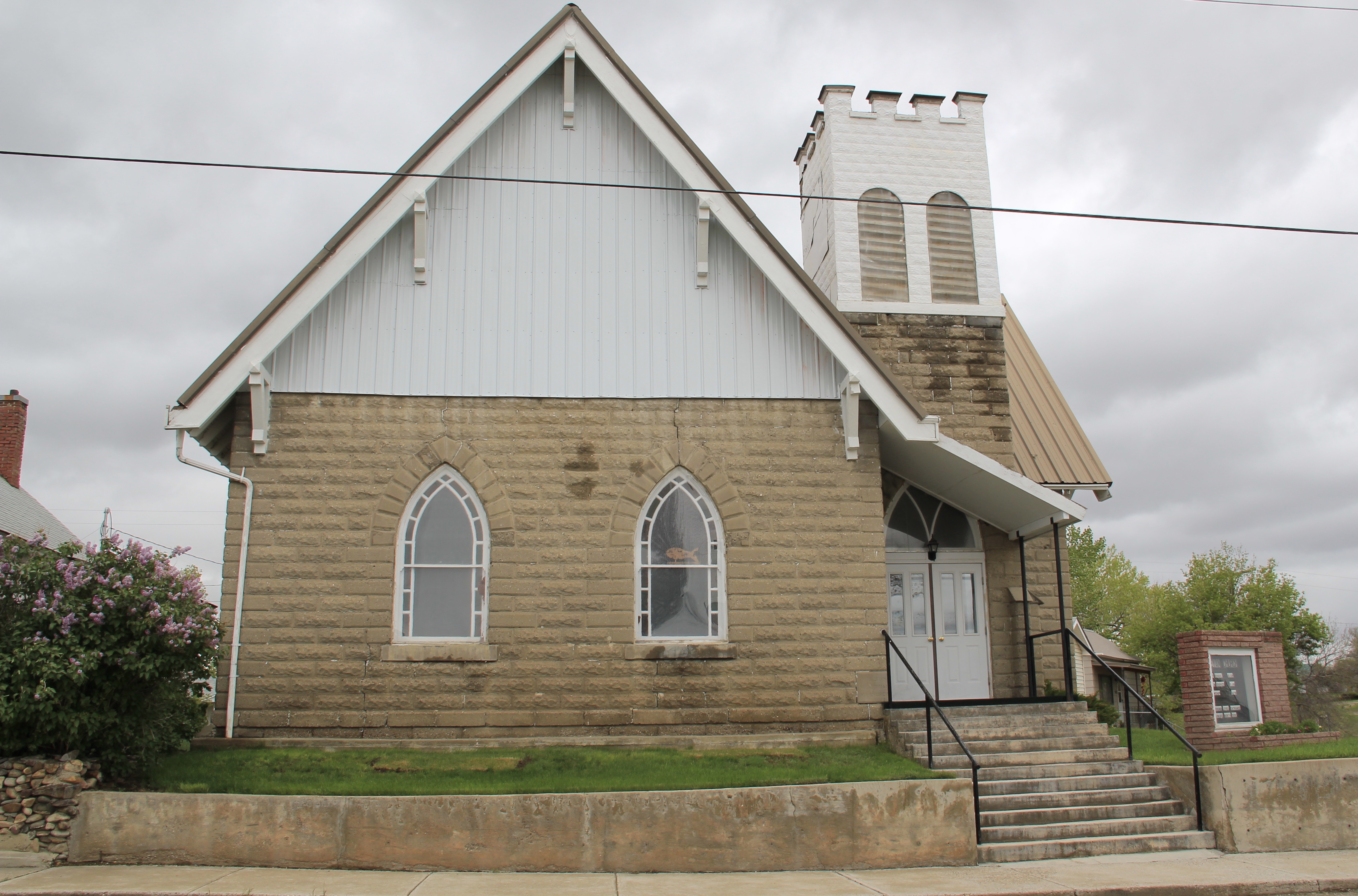 Wheatland Co Harlowton church