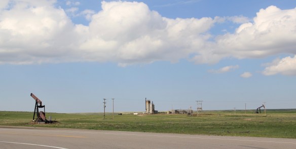 Musselshell Co US 87 oil wells at MT 244