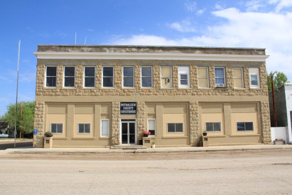 Petroleum Co Winnett courthouse 2
