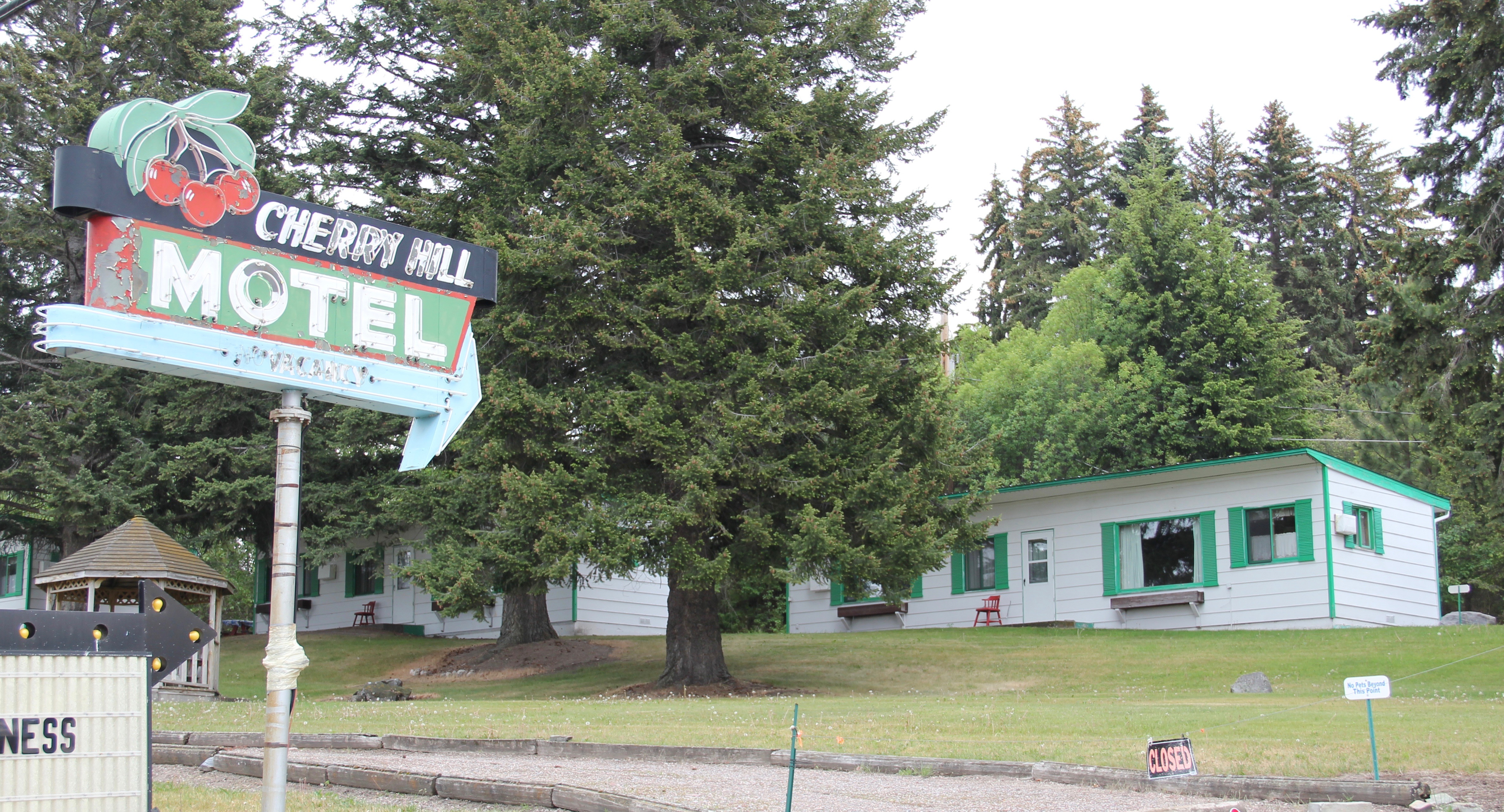 Lake Co Polson motel roadside