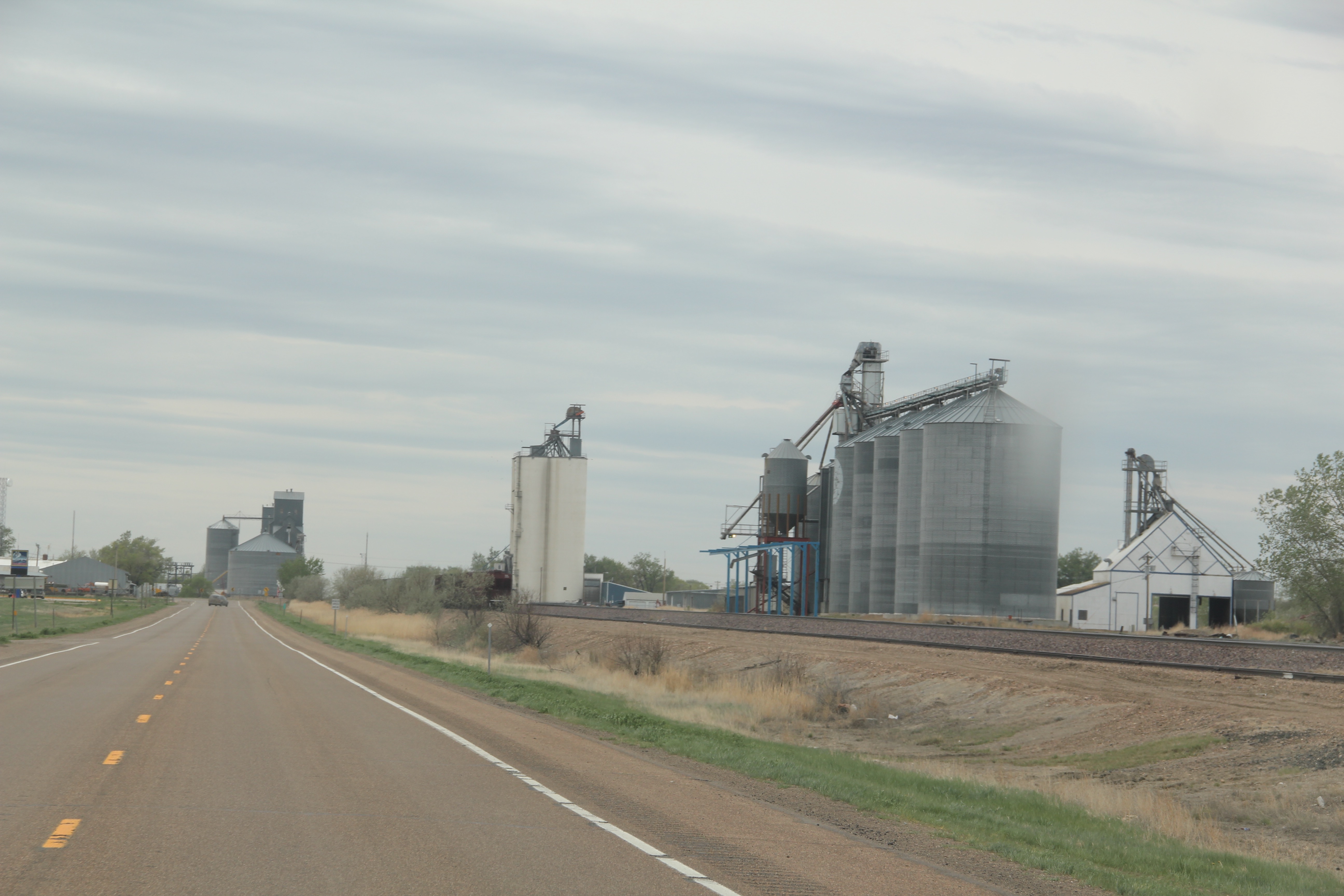 Roosevelt Co Wolf Point 5 US 2, GN corridor, elevators