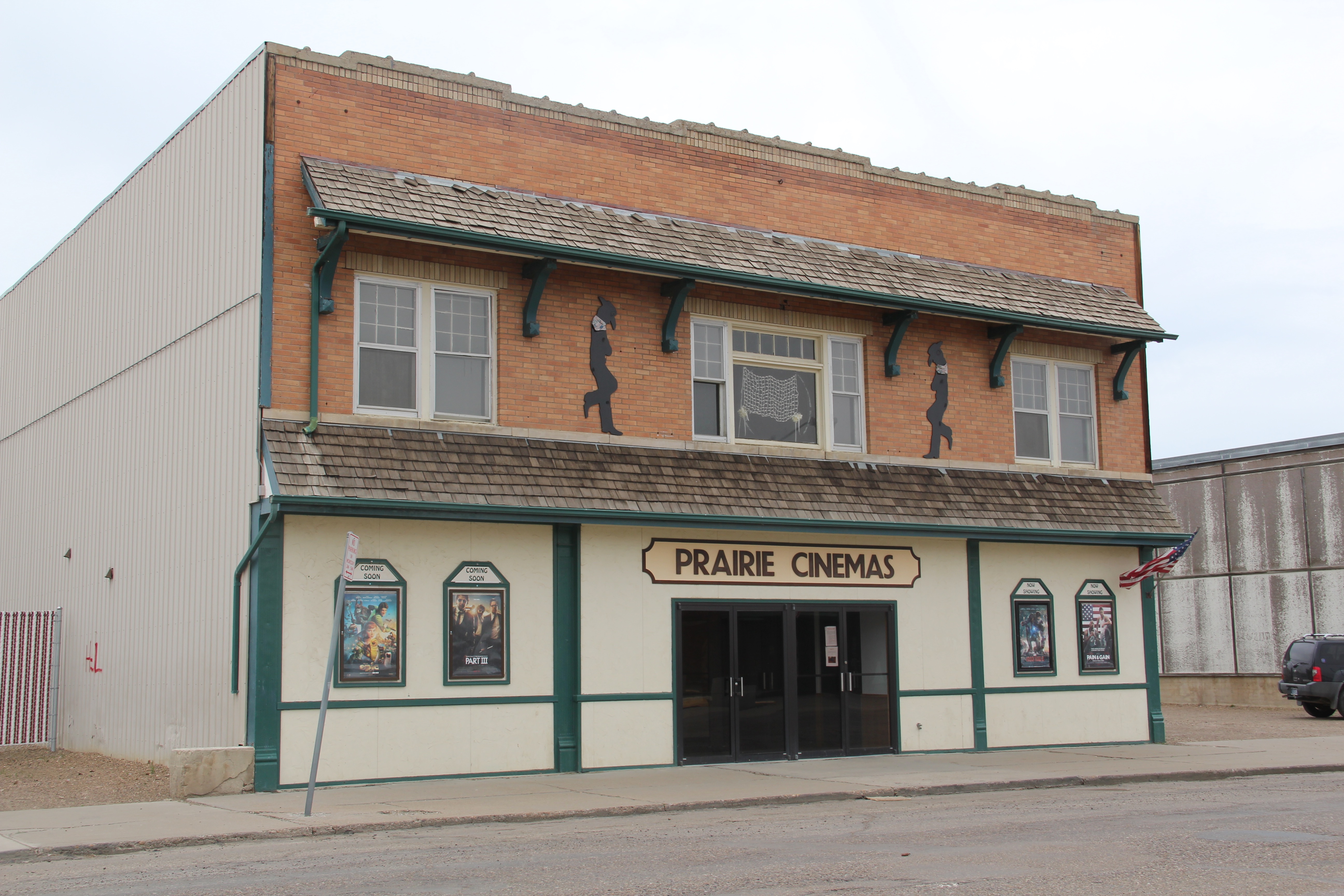 Roosevelt Co Wolf Point theater