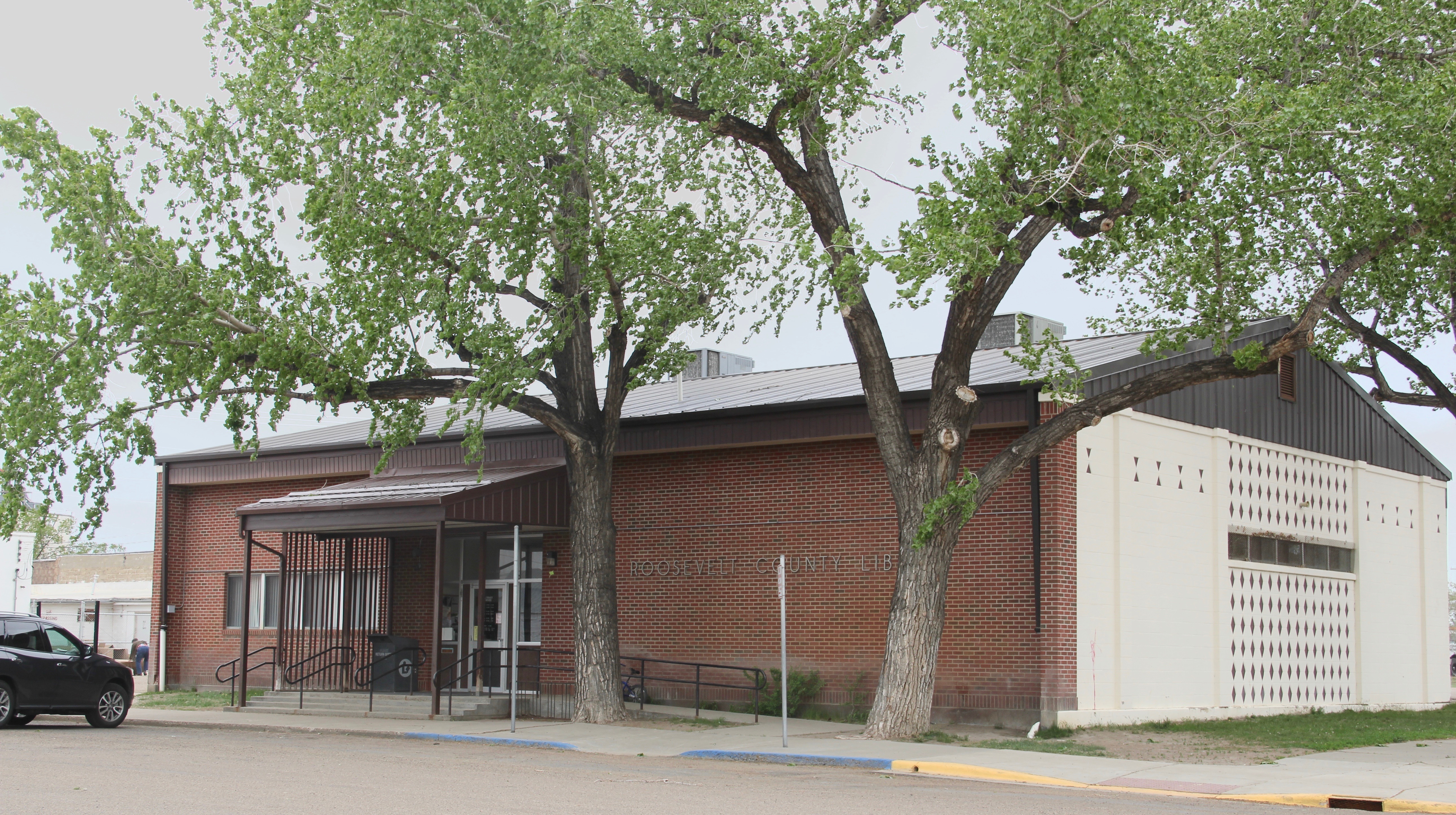 Roosevelt Co Wolf Point library