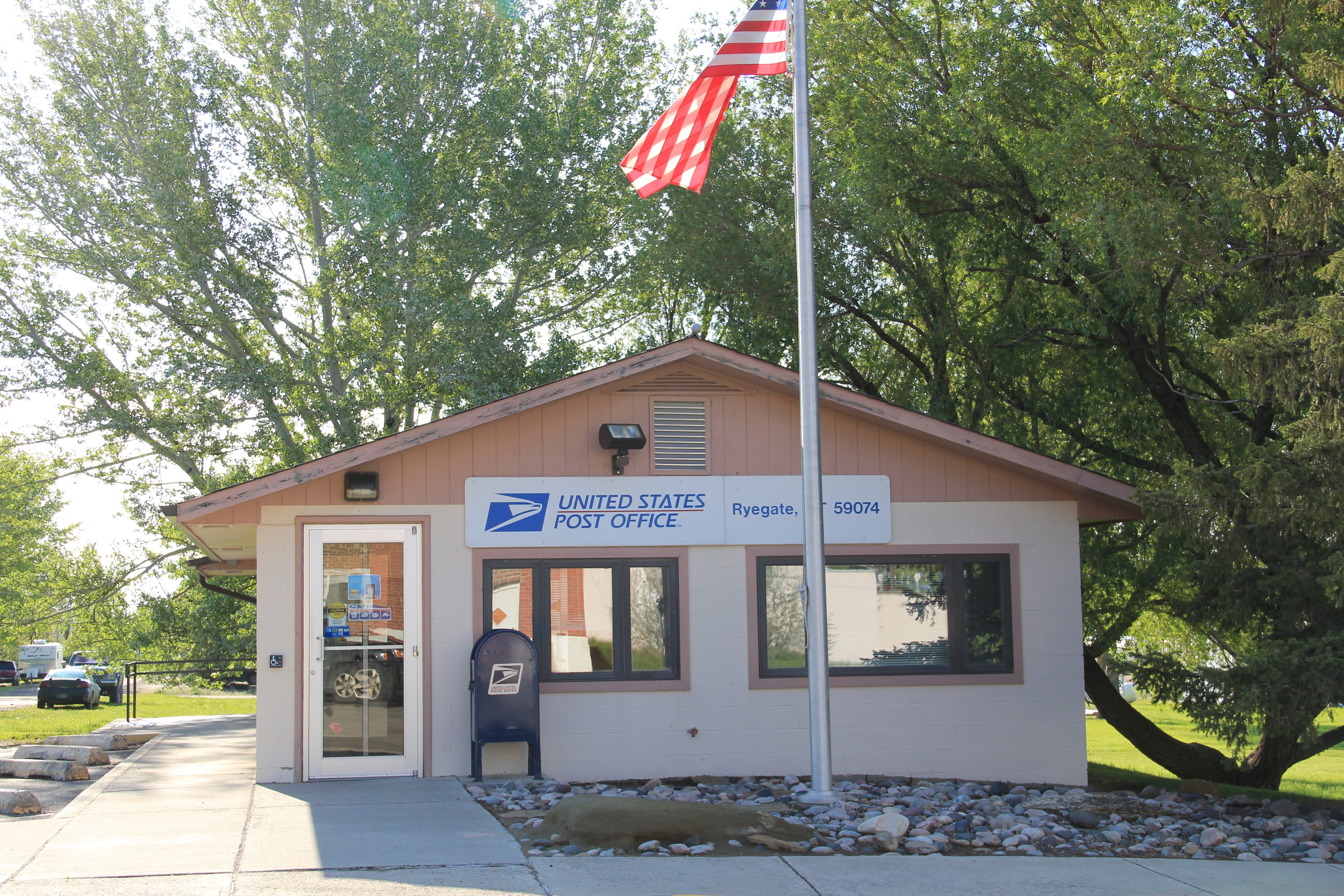 Golden Valley Co Ryegate post office