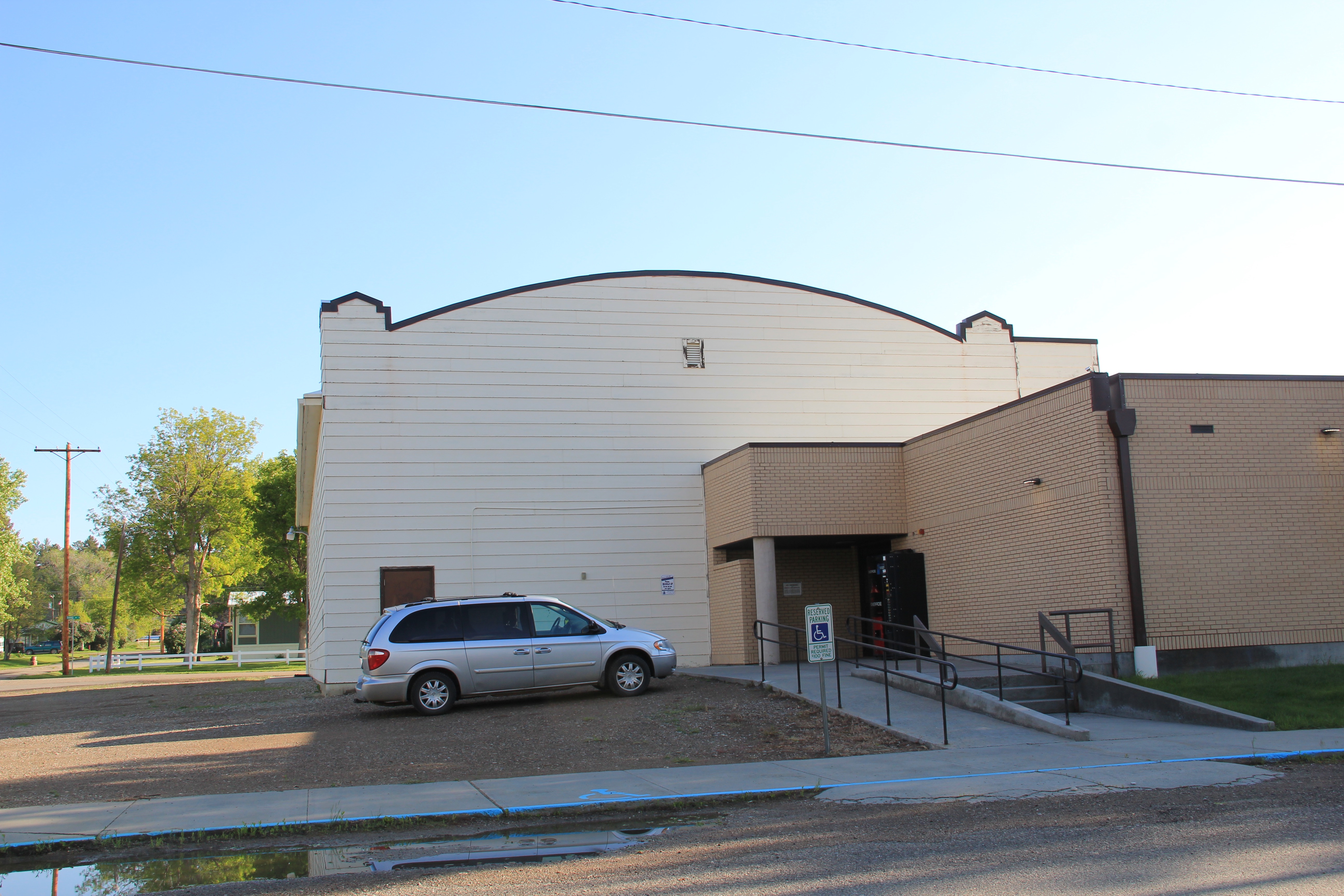 Golden Valley Co Ryegate school